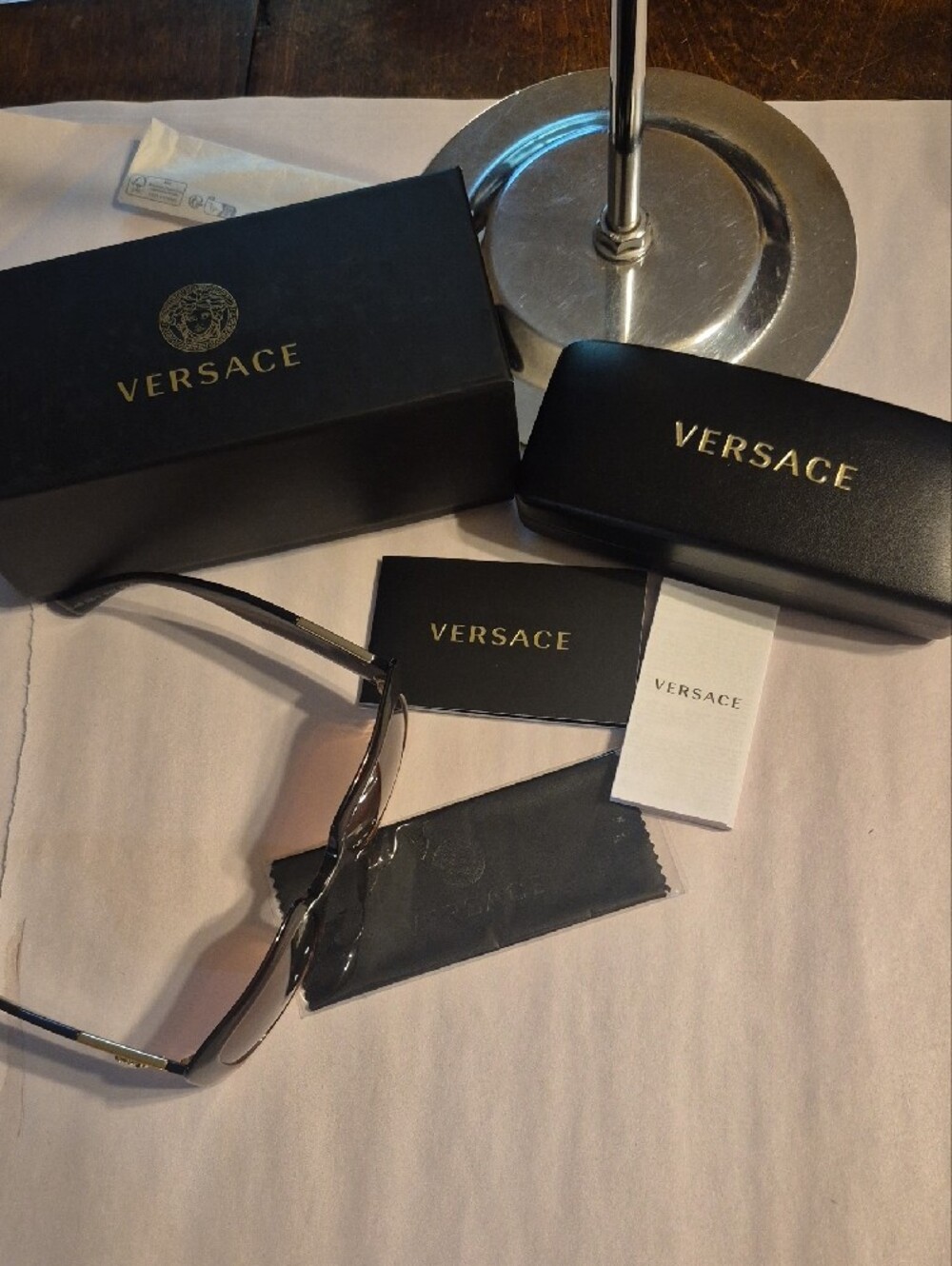 Authentic Versace Wemon's BrownFrame with Brown Gradient Lenses Sunglasses NWT. - Picture 7 of 9